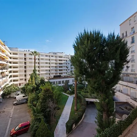 Apartment Palais Miramar - & B31 - Croisette Emplacement Unique - 20m - Wifi - Clim Cannes