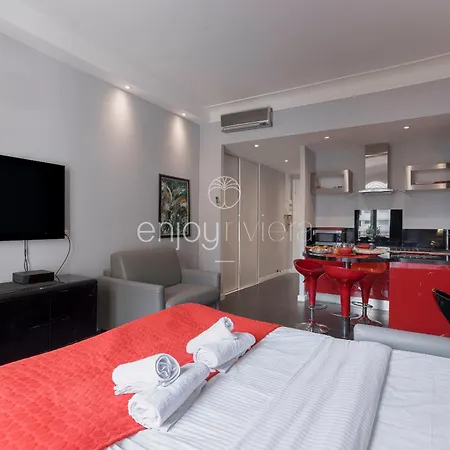 Appartement Palais Miramar - & B31 - Croisette Emplacement Unique - 20m - Wifi - Clim Cannes